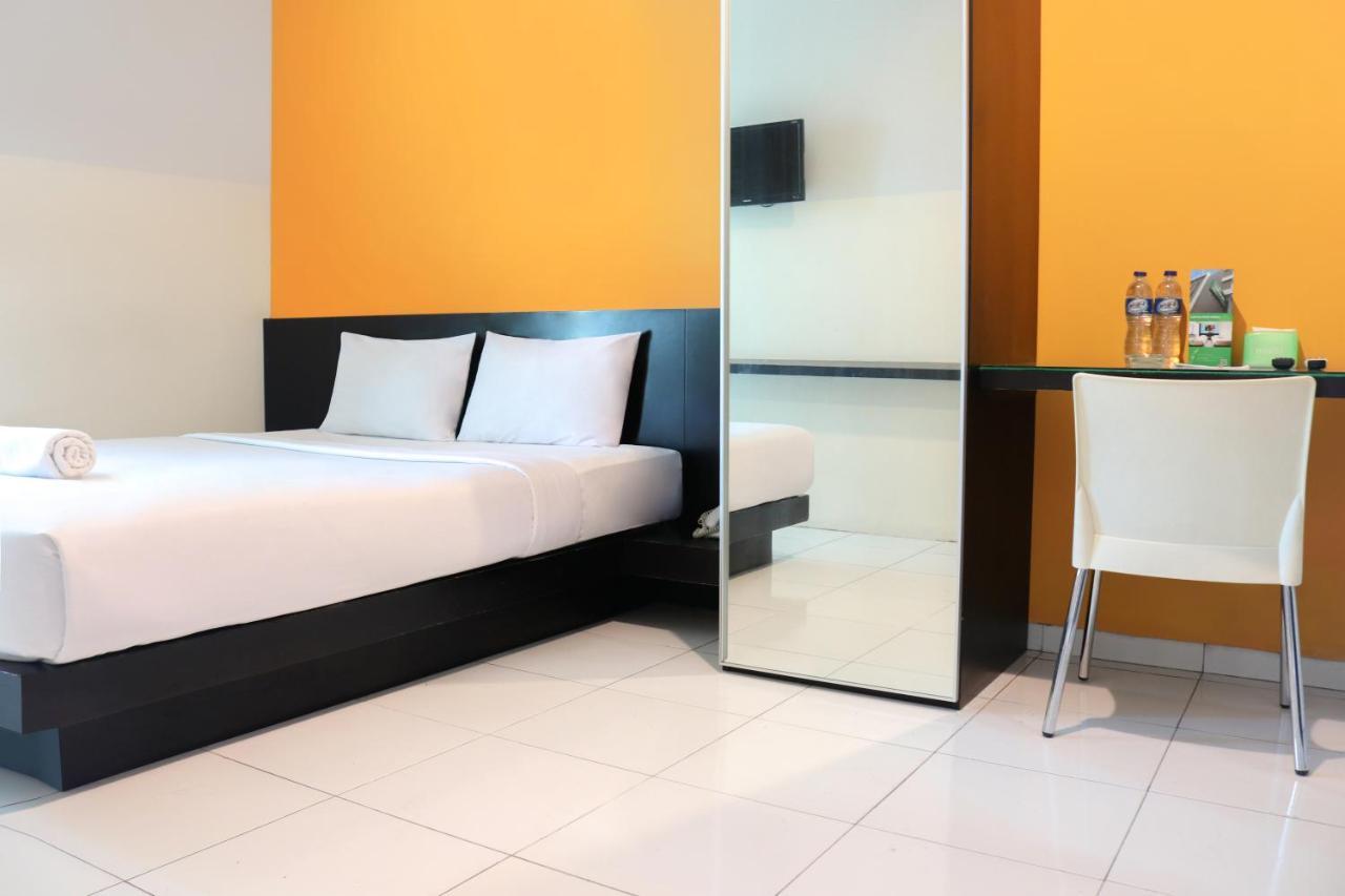 Legreen Suite Ratulangi Ambon Bagian luar foto
