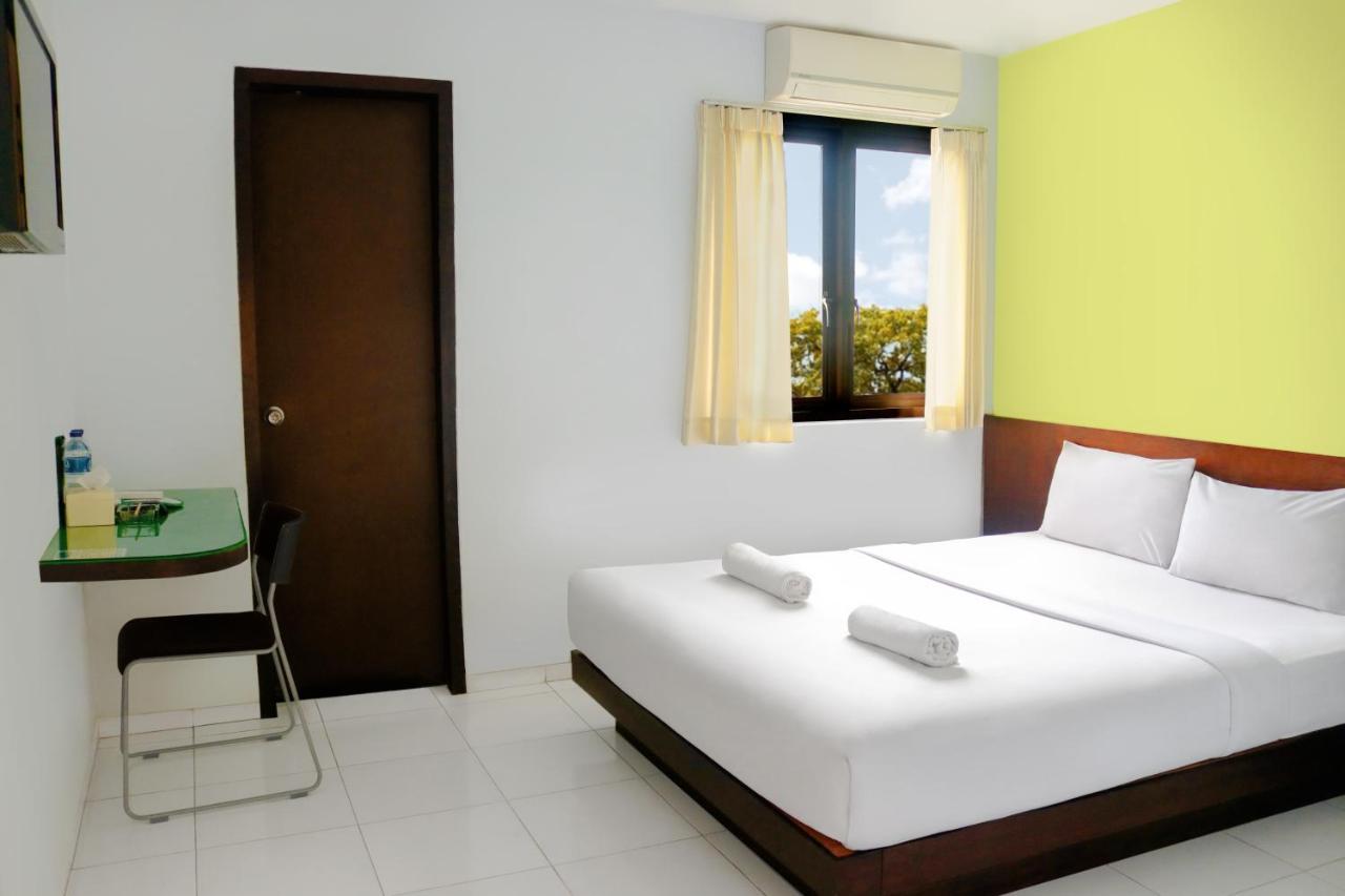 Legreen Suite Ratulangi Ambon Bagian luar foto